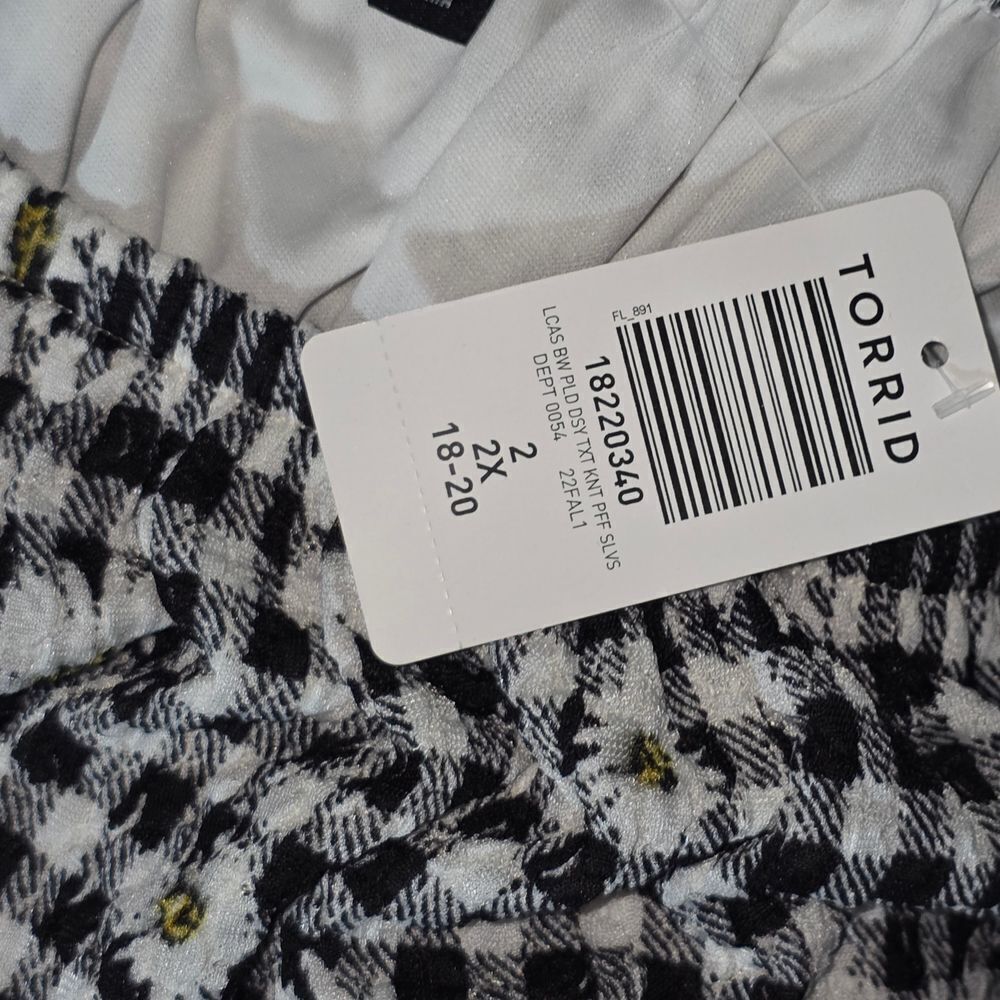 NWT Torrid Daisy Print Skater Mini Dress | Off Shoulder Size2 image 2
